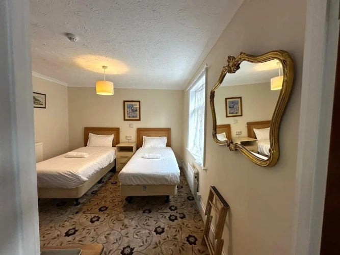 Standard Twin room