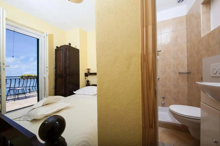 House Mario in Podgora, jacuzzi