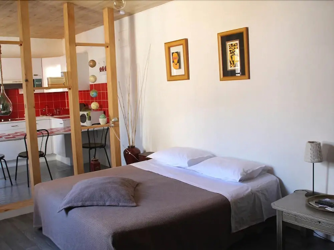 Une Chambre en Ville