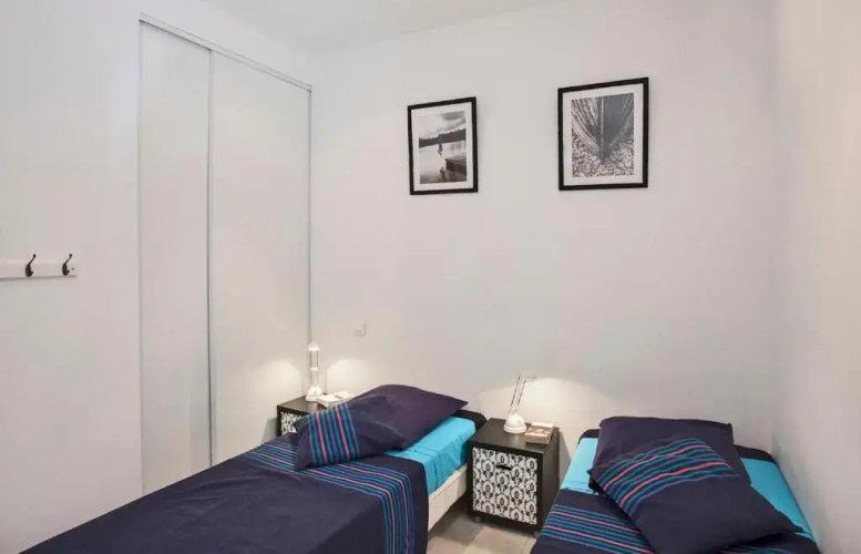 Casa Estel - Blue apartment in downtown of Erbalunga
