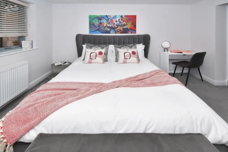 4 Bedrooms Cottage