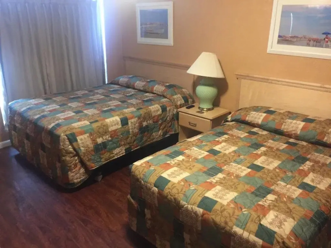 Surf Comber Motel