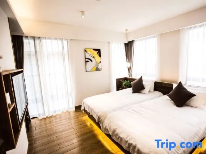 Standard Twin room with balcony