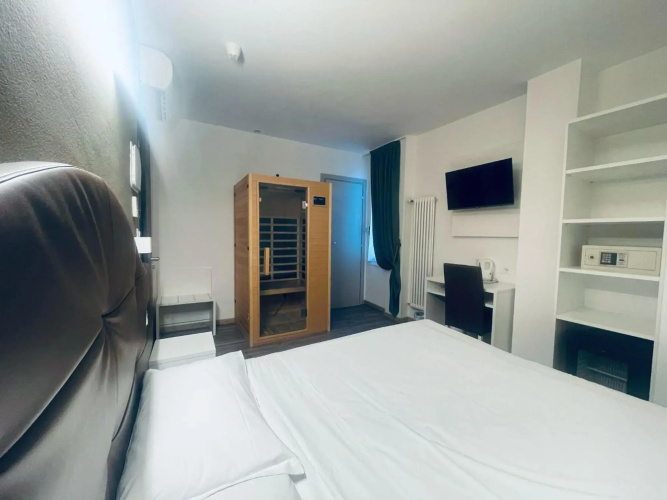 Hotel Holiday