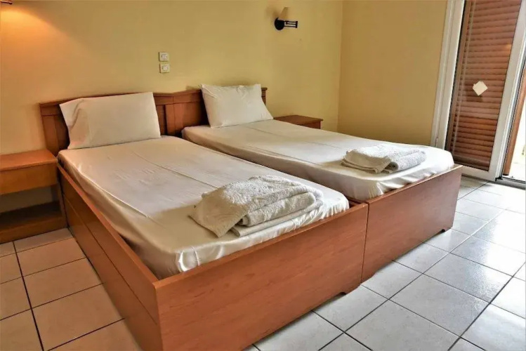 Elpida Hotel