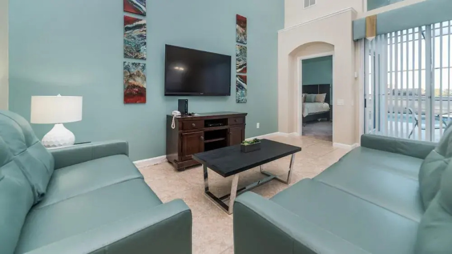 8176 Fan Palm Way