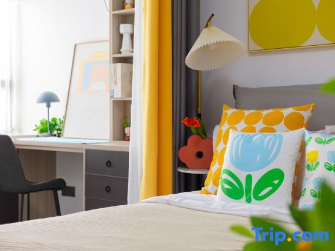 2 Bedrooms Standard room with city view