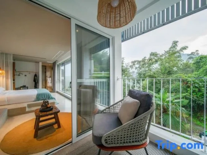 Standard room with balcony