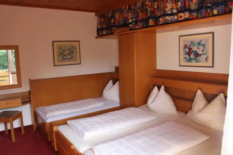 Standard Triple room with balcony