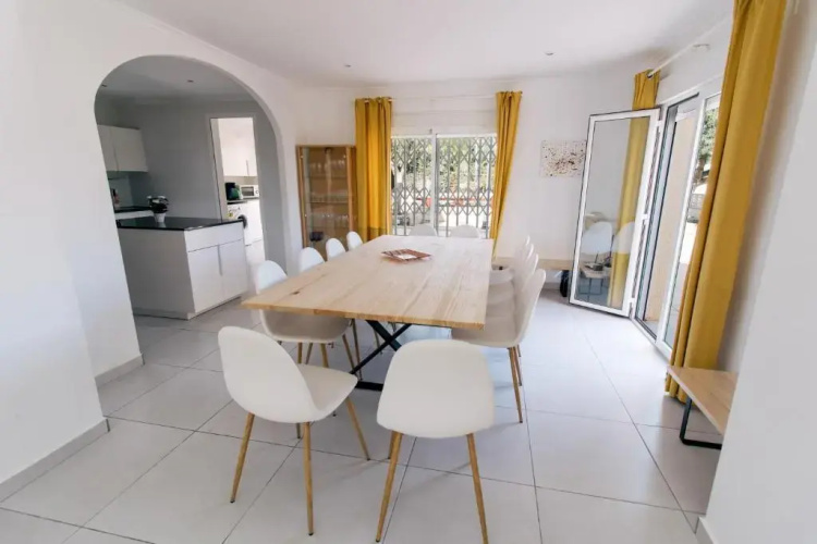 Villa Reyets 4 bed 3 bath