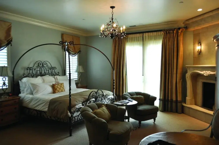Villa Arden Hills