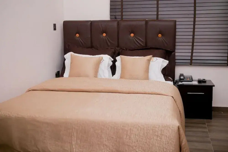 GEI8 Hotels & Lounge