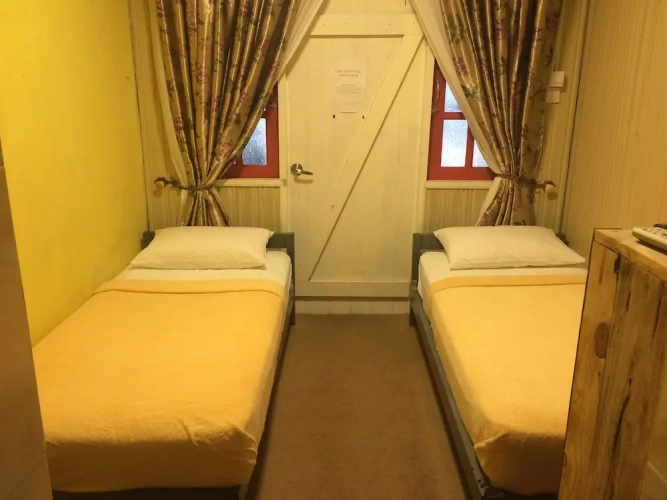 Standard Twin room with balcony