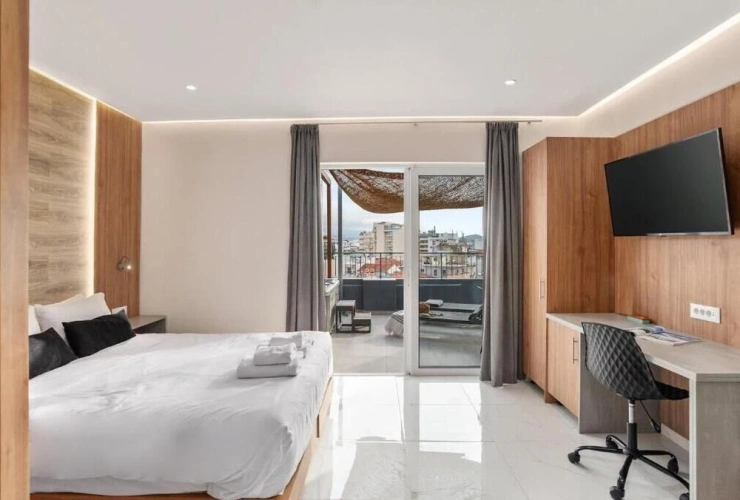 Deluxe Suite