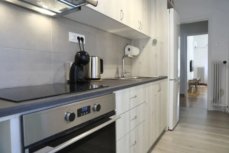 Serene & Stylish apt by GHH