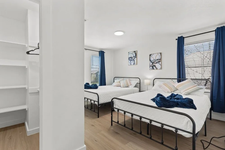 3 Bedrooms Apartment