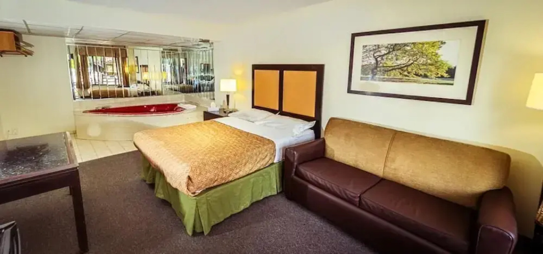 6032 Persepolis Inn