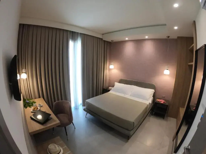 11 Catalani Rooms