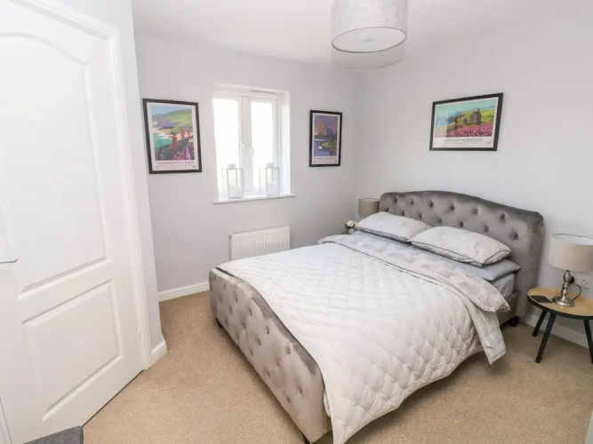 10 Belfrey Close