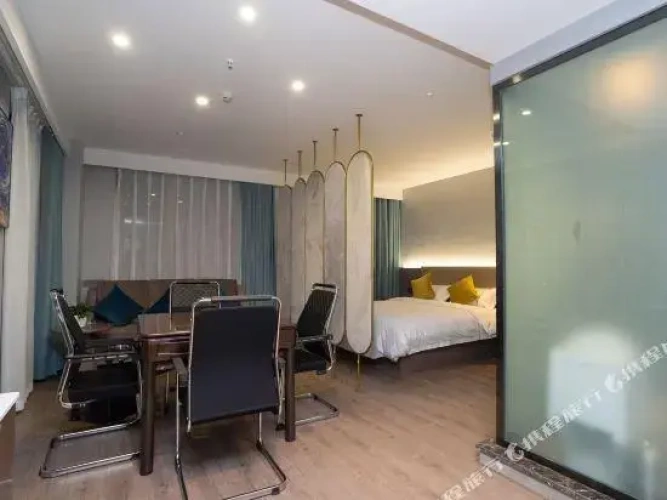 Standard Double room with city view