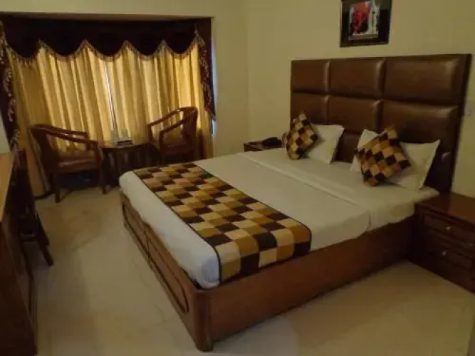 Hotel Smart Inn 2 by Royal Collection