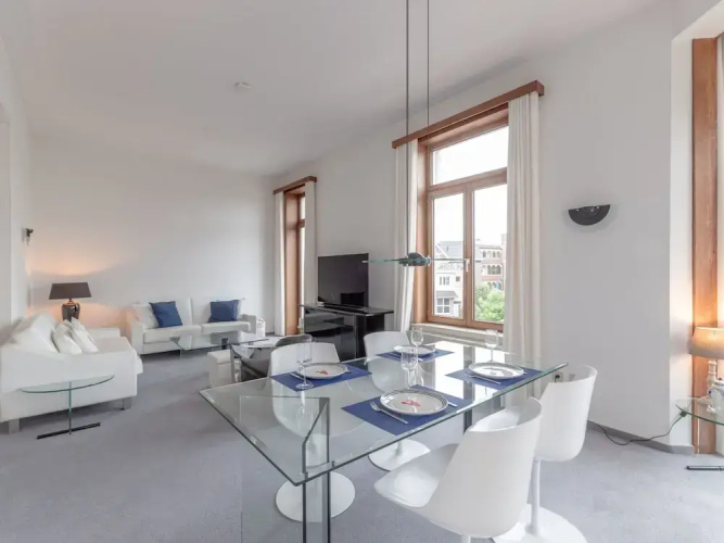 Stylish Apartment With Balcony/terrace