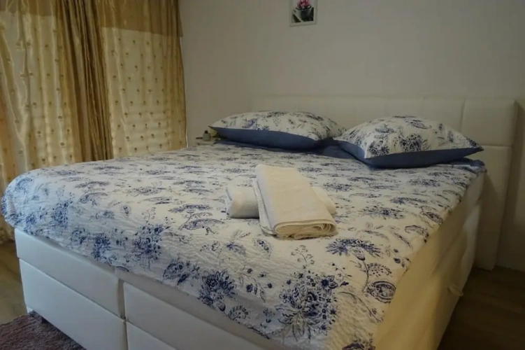 3 Bedrooms Apartment