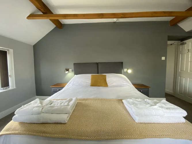 The Roade House Rooms
