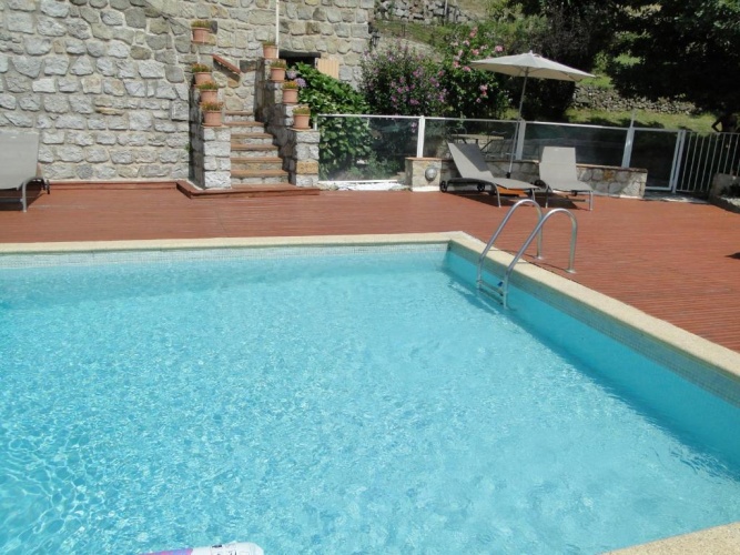 Apartment with pool view
