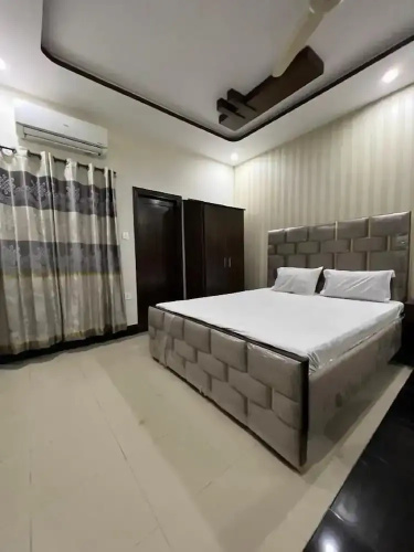 Oriole Luxury Hotel
