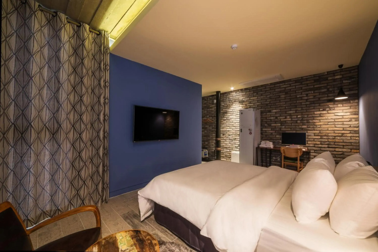 Hotel March