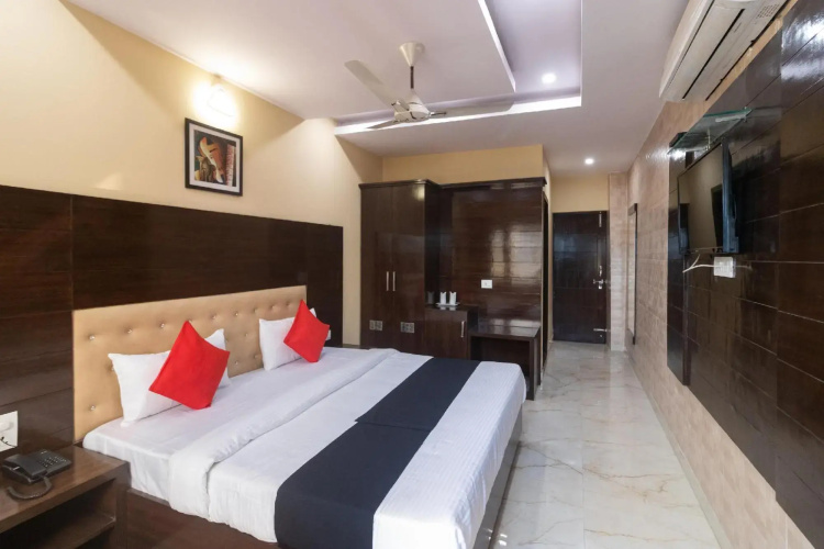 Hotel Rudraksh by OYO Rooms
