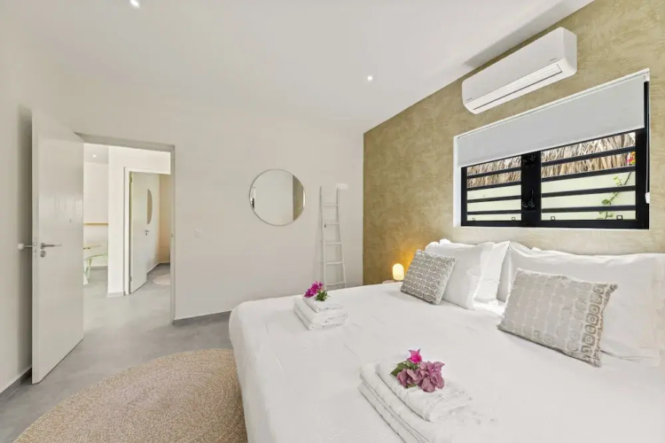 Villa Paradise with pool at mambo beach