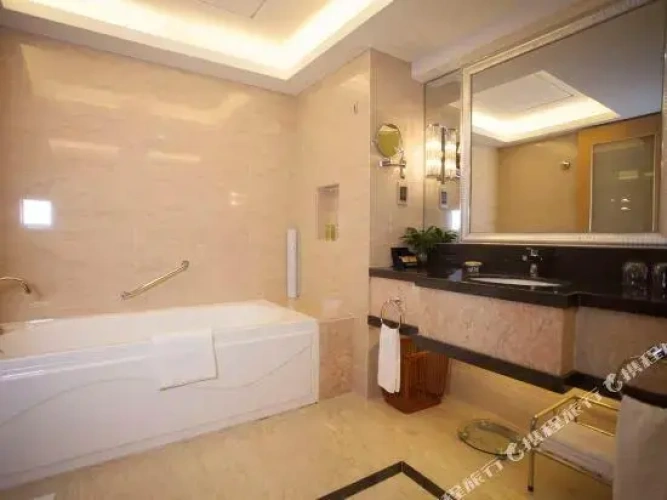 Ambassador Double Suite