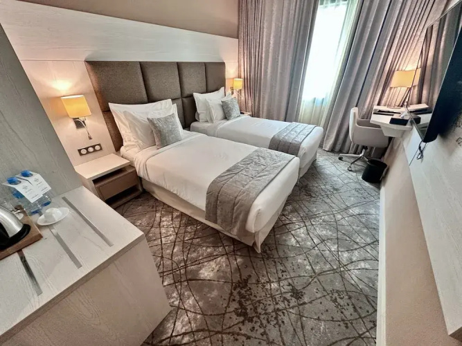 2H Hotel