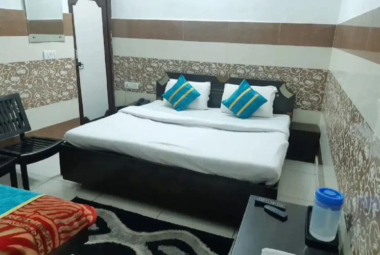 Goroomgo Hotel Ishan Katra