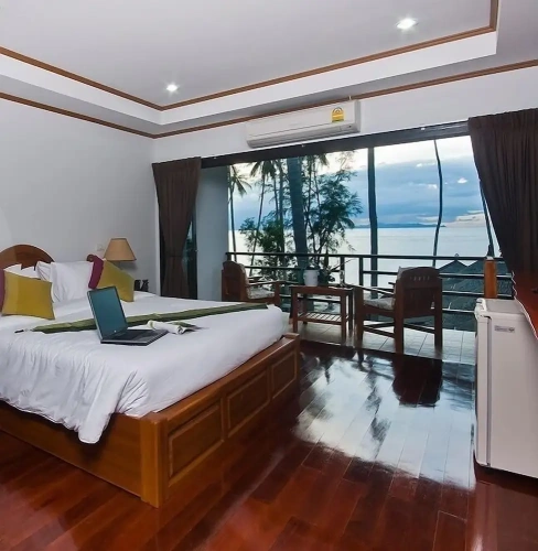 Superior room with balcony and with sea view