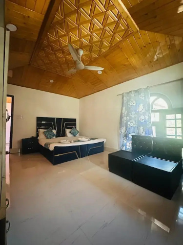 Barzam Lake View Resort