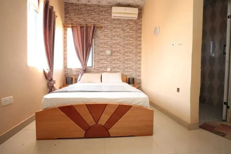 Parigha Hotel