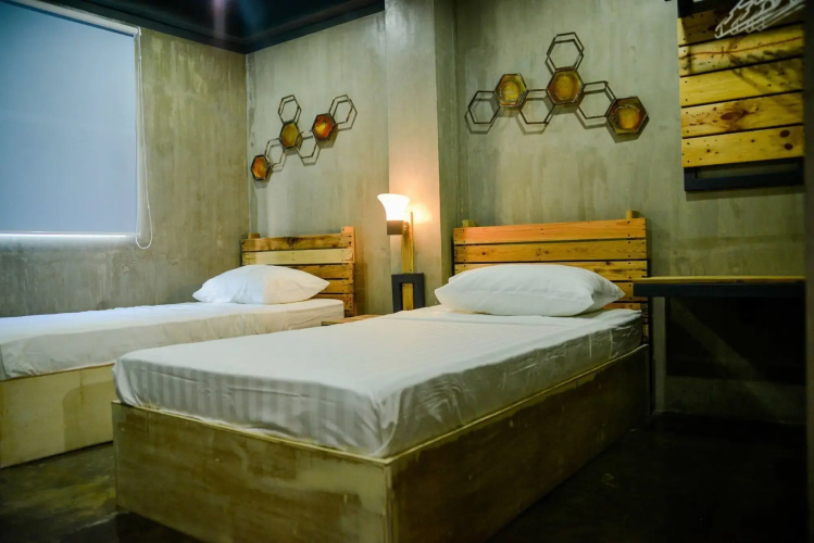 Bhive Hotel