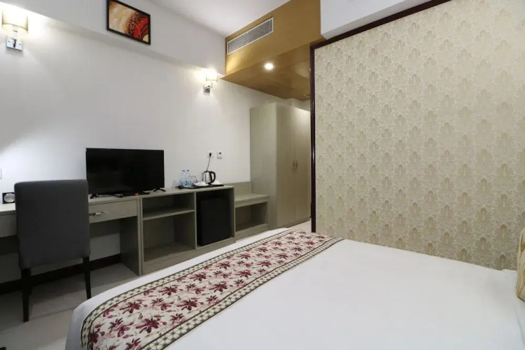 Aristocrat Hotel, New Town, Kolkata