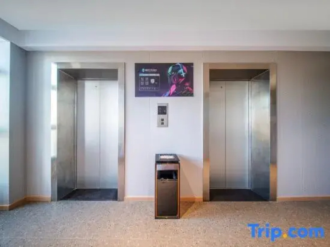 Thunderobot Hotel