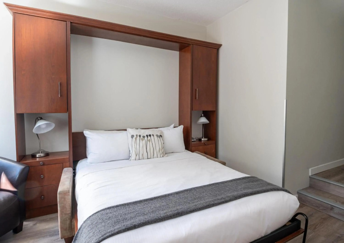 Alpenglow Lodge Family Studio with Murphy Bed by MVA