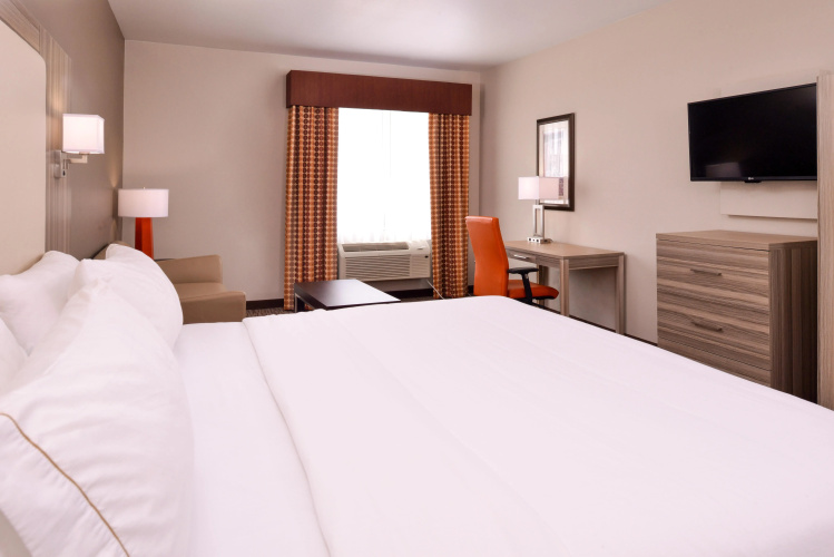 Holiday Inn Express & Suites Williams by IHG
