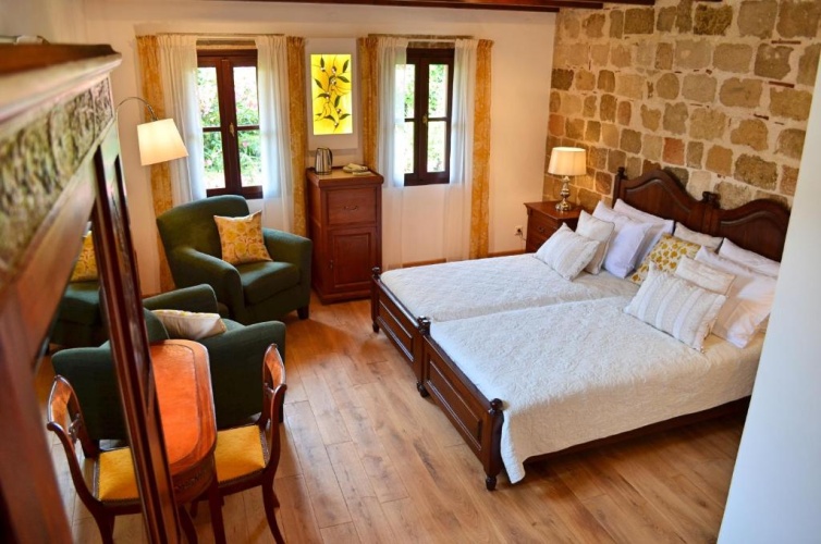 Deluxe Twin room with view