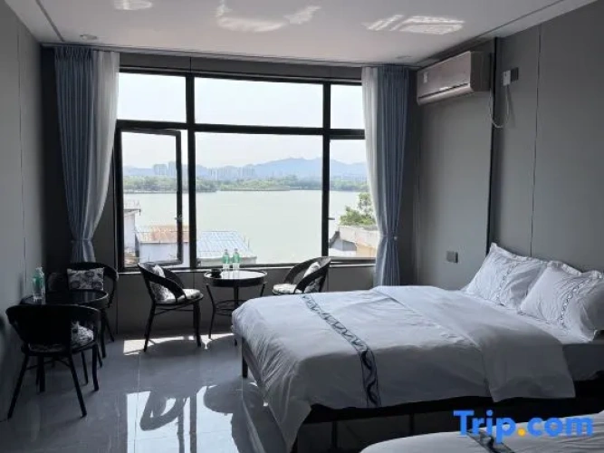 Standard Double room with lake view