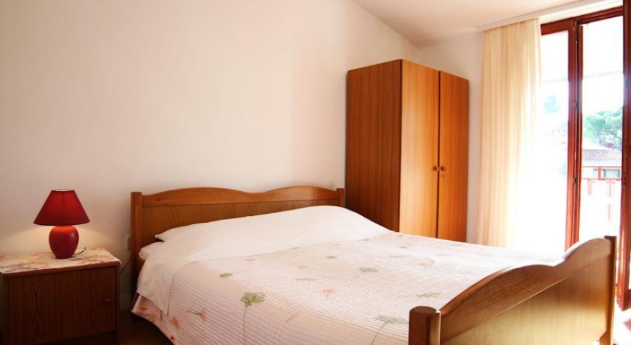 Apartments Pino