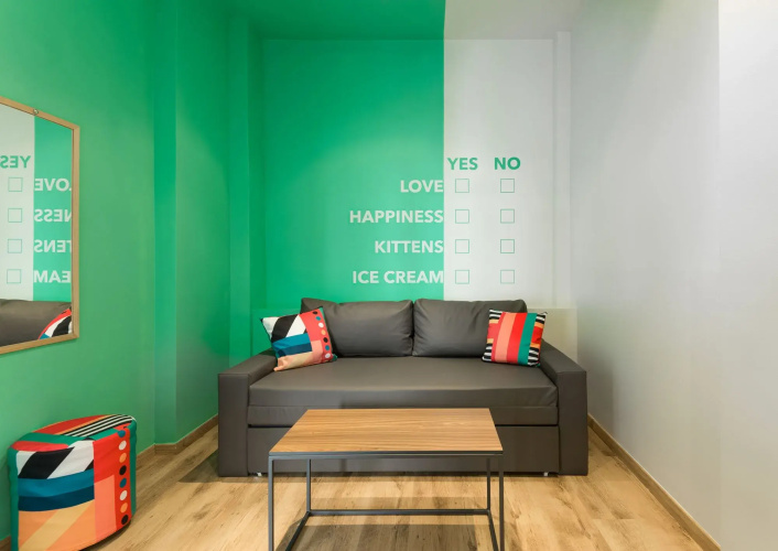 Colors Rooms & Apartments