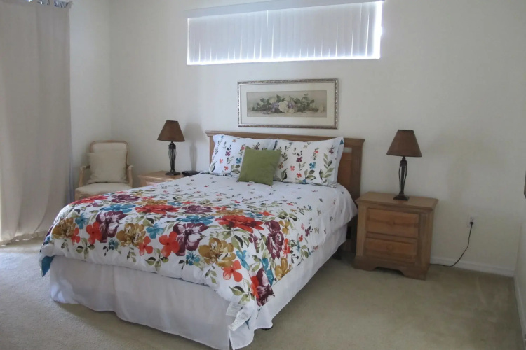 Lake View 5BR Pool Home SV79