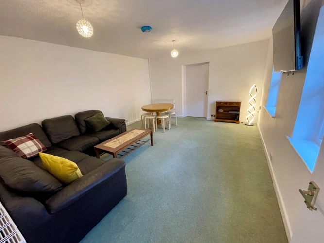 2 Bedrooms Cottage
